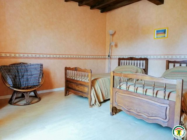 31G100764-1c1009710b8a40e8bfff735f53d7043a