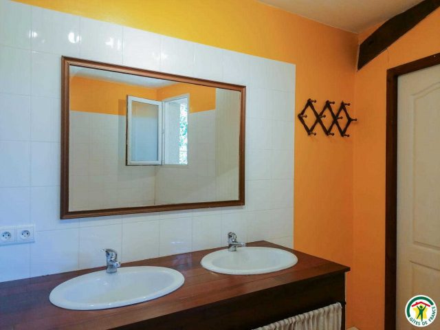 31G100764-911f0210492d449e9f3608875dd8dbe0