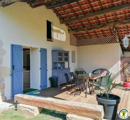 31G100764-9a3a47205e1545e5a6bb432a89bea4f3