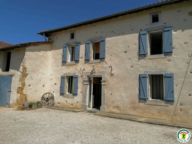 31G100764-b08edc59f416420f9d50731a1873a757