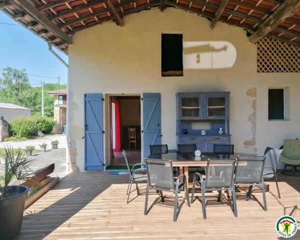 31G100764-ff6ae168852e48599939f95cf62fcbab