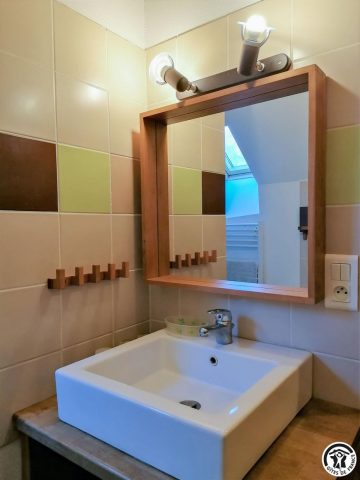 31G100772-16ce46eea7bd48548cf7fba15a004438