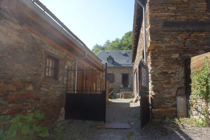 31G100772-2a706e72e3d04215874995f3d609f344