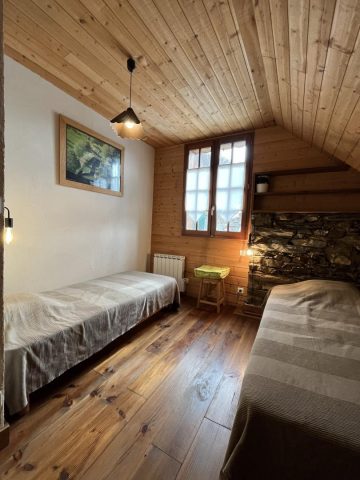 31G100772-5605869e6f794e18bd6e616050ea1fd7