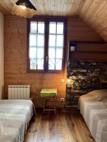 31G100772-f9ae3202cce24b15a9c61b2db62fa3ba