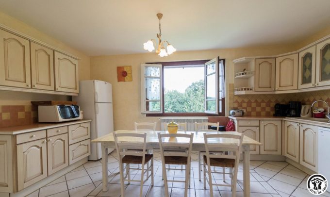 31G100773-0b5b6476b2514115a1c0e7e38b35ba6f