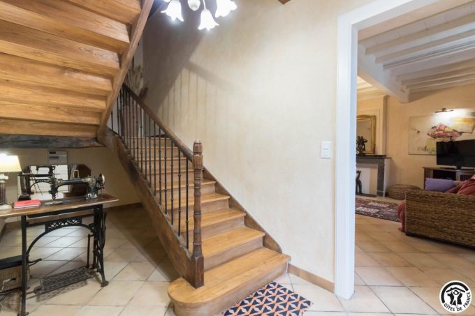 31G100773-0d1af84b7cb04624ab584f7871ab8fda