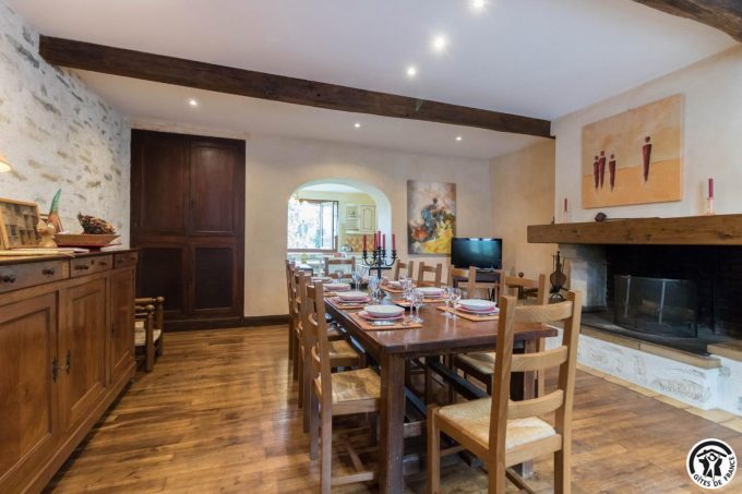 31G100773-16b7bf5beceb4719949bf6736af4c3b5