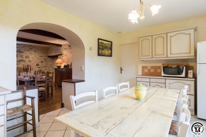 31G100773-30a6579808cf4210bbe3322326e0dba2