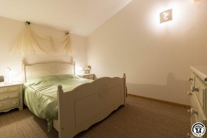 31G100773-7f3e8f2e5614415ebb49bb393b01fde0