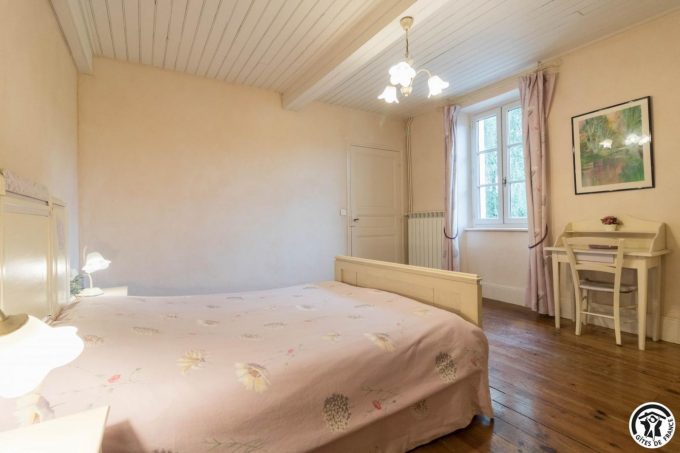 31G100773-c7b901dde8a1456894fe04595a4fa469