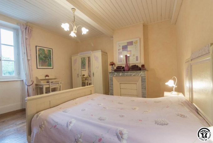 31G100773-eb687070db44405bacb3532c969fea1c