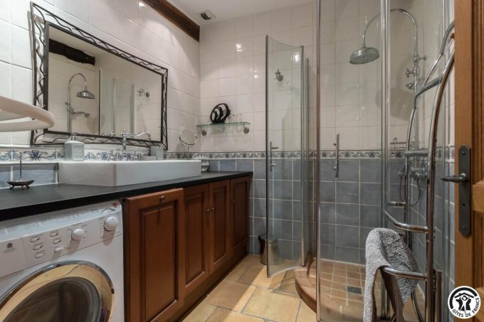 31G100853-0341fce231f845b3981b9ba6d846f46d