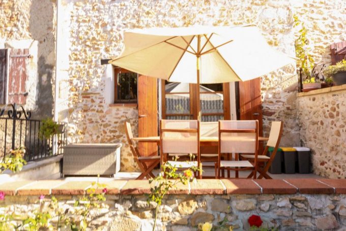 31G100853-3c809ac0e5bb4a02967f1ca20fd942af