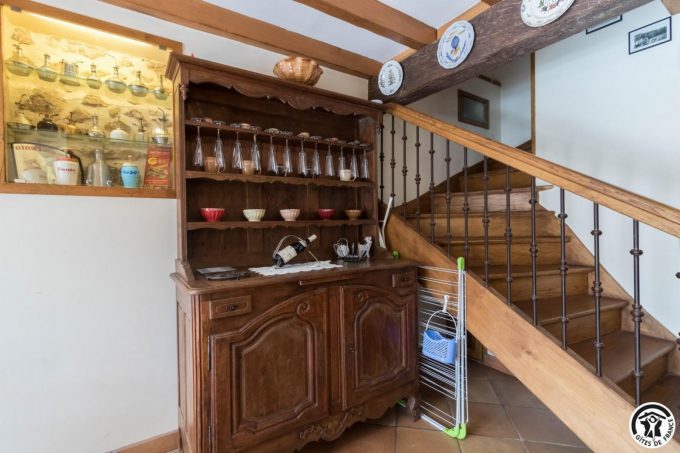 31G100853-3e343f789cd14e7a9a96569b6a959a53