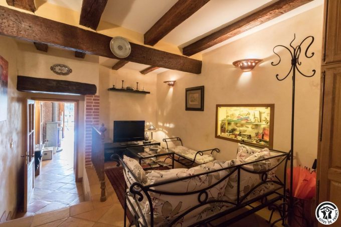 31G100853-76be8ad170124e17a51888ec99b5cddd