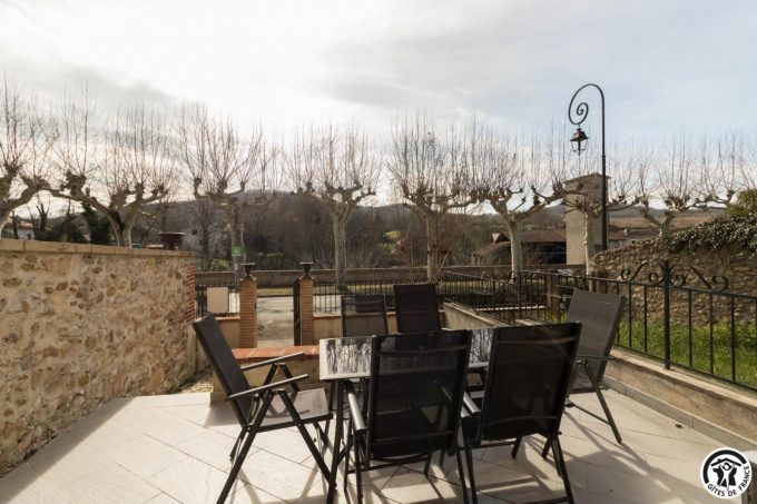 31G100853-9d67e95e56a44c20b333712801bcbca2