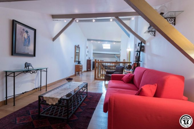 31G100853-a7b9bd35dded404b8584dca16e413988