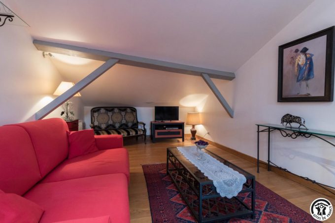 31G100853-a7cfbb43cff449a5a9c0b7e7c7557ad0