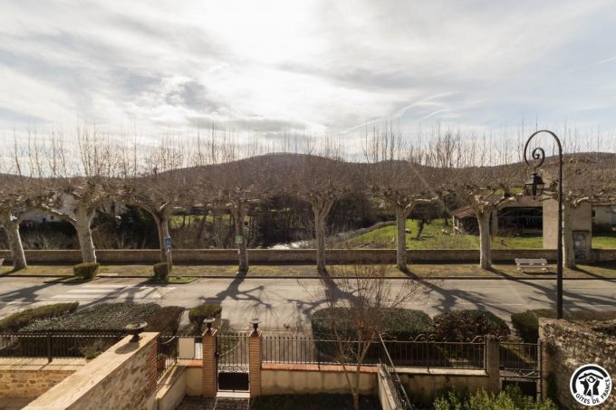 31G100853-aa441839d0444a8091df7d7e64c7d440