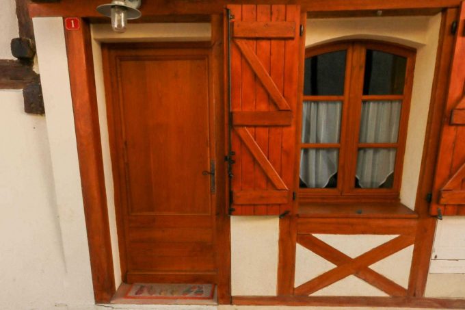 31G100853-c94cdbed82374a5999bcf5d77d4646b9