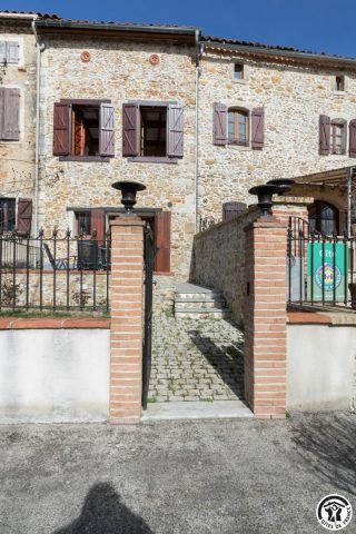 31G100853-ee7c7b1d6e754203abf24431c53ce88d