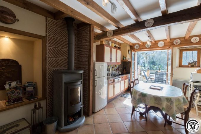 31G100853-f7bd885d3e85404990baed4450293a17