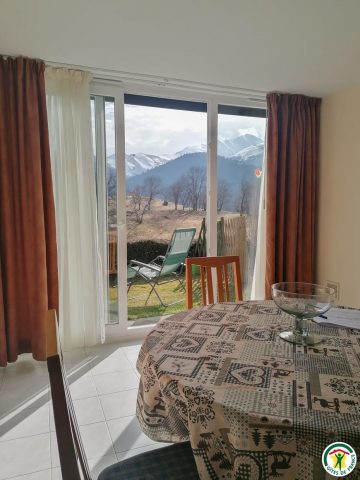 31G100886-23c28bc4e554492880515fdeb95e8f14