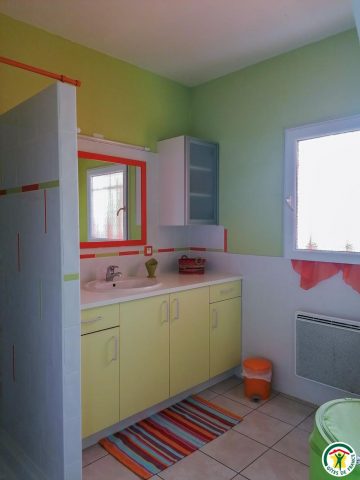 31G100895-aa7cc1aa21c44fe993954dd3d4d0b1ac