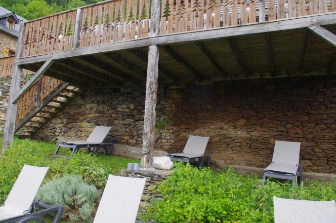 31G100906-2ba27f9fed1042bdac83ab83c4879b38