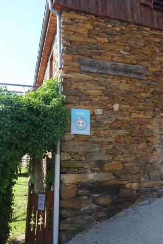 31G100906-50b6a18533e64879aef34ff5acfbe946