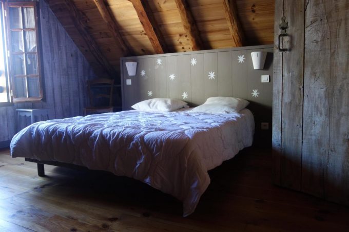 31G100906-5dc1f50db4a641759807e5fd18a432b3