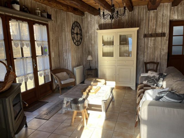 31G100906-c264be5ef90544349c223f220fcba2d4