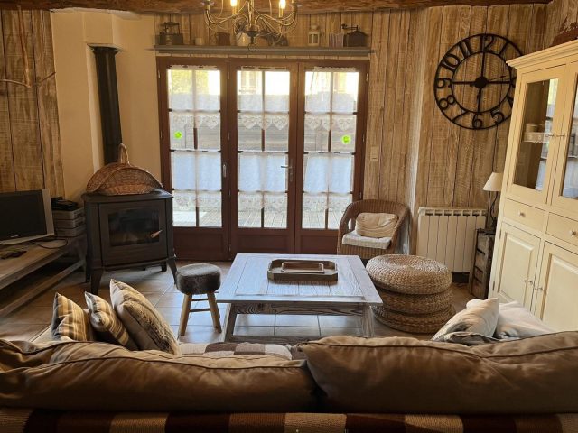 31G100906-d428cdfb9f85422b80f5556b2ac4dab5