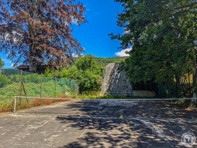 31G100934-00e1c94803ff4c50aa2b2f38c9730fbb