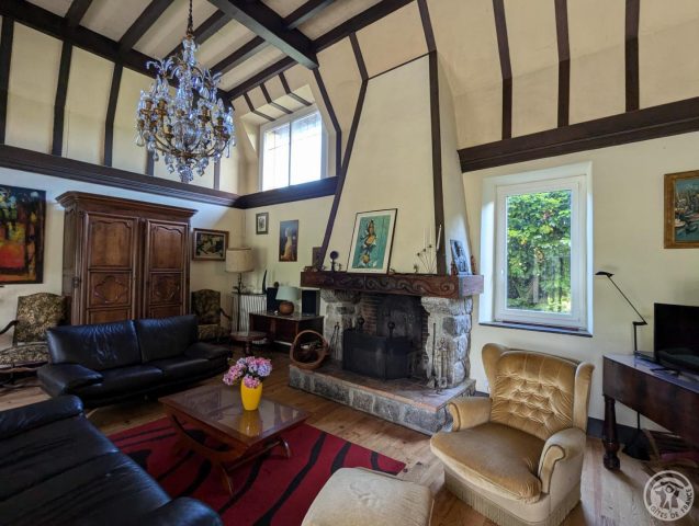 31G100934-2b04e39a2dc1472abf3033edbfd23cea