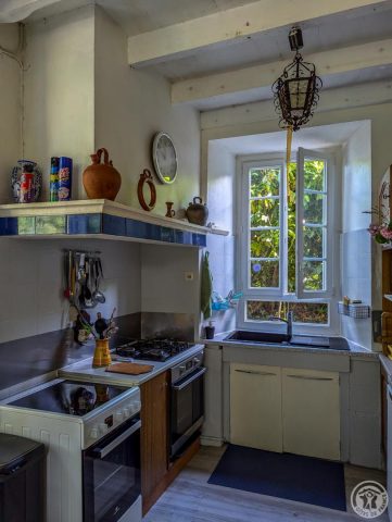 31G100934-56beb696c1004c8186bd366adfaa292d