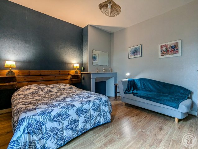 31G100934-638a94336d5c4657b57d010d0bad9979