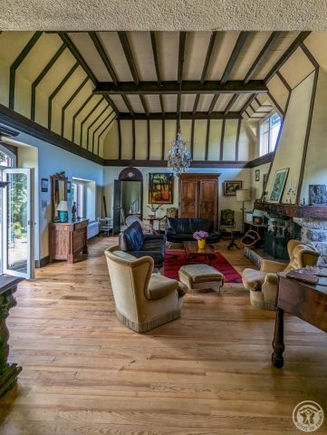 31G100934-9c46a09a3a9446eb98342c28dbfdc220