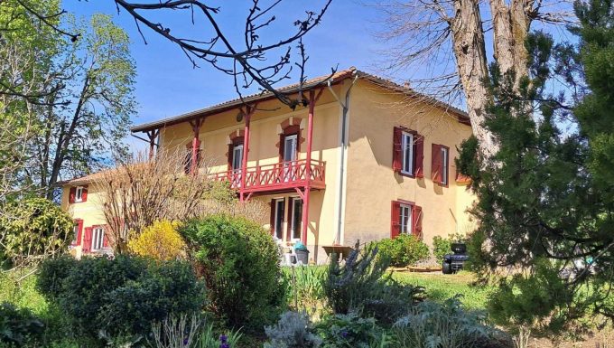 31G100934-c1f979051df749f9ba2f22f941bbb98d