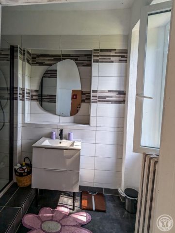 31G100934-cba1f0788fcd435db79cd46e432cbc74