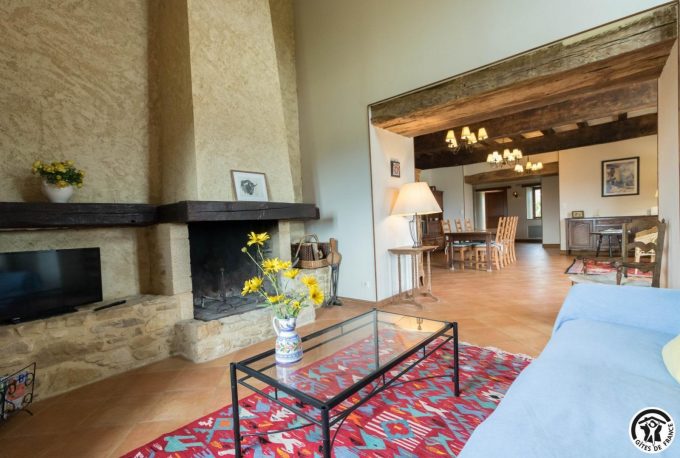 31G100978-1352d72d050a4d789ab7f95442b756fc