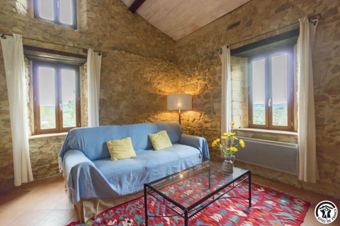 31G100978-29df63f5f09c400b8b93d57819a0114a