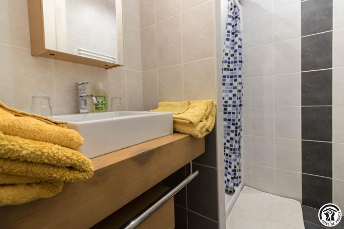 31G100978-4ecfbef642d340529dd15ba3e1bf11b0