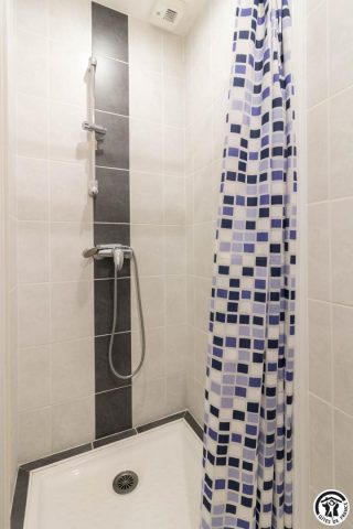 31G100978-7d98b431dae743a68fd72c21ed1722c5