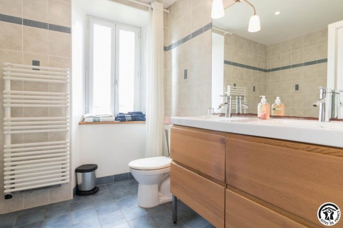 31G100978-865e2a3dfa9442fc935c191e843cf177