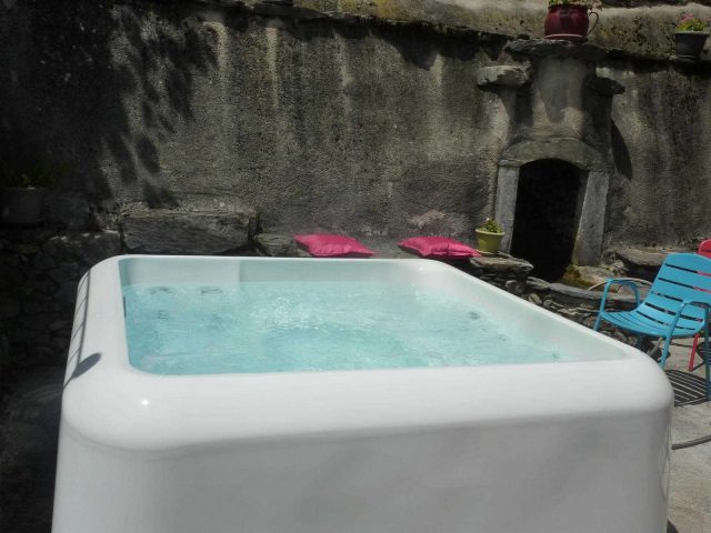 31G100982-3001e7a4dad648c1ba48a09a90d95197