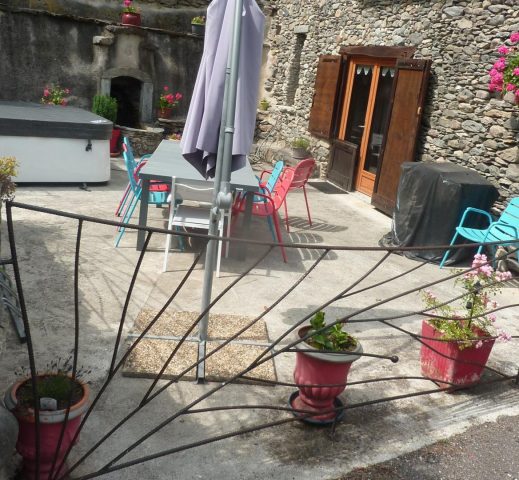 31G100982-a5d089ed561348a1bced272494c383a1