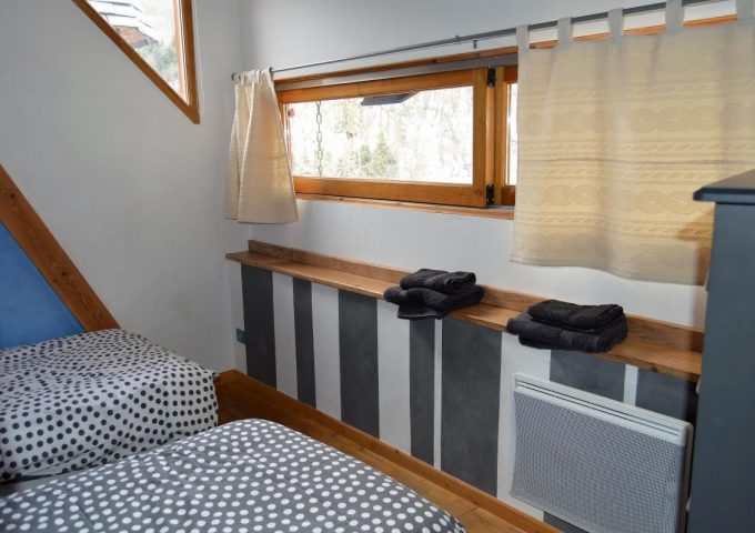 31G100982-b3e954abd176483f8d17e085531b8022