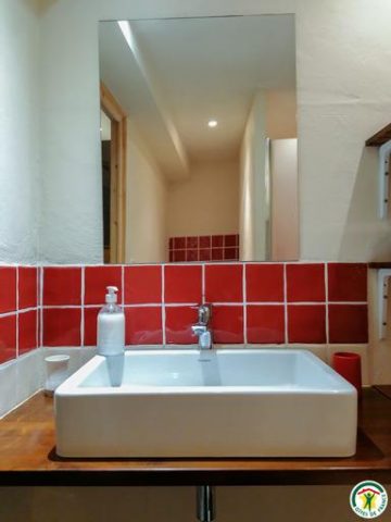 31G100982-c4d6687b76c94b45b9c8198598ab37ad